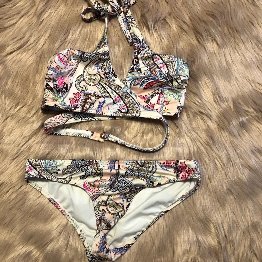 Victoria’s Secret bikini top and bottom